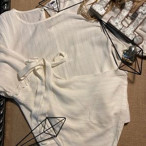 NWOT Bar III Creme Bell Sleeve Top Size XL